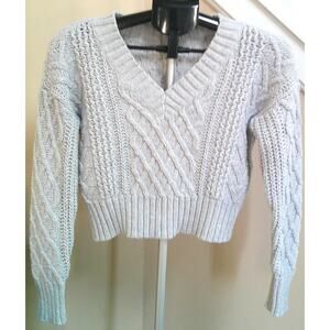 American Eagle Cropped V-Neck Sweater Women's Light Gray Women V-neck Small